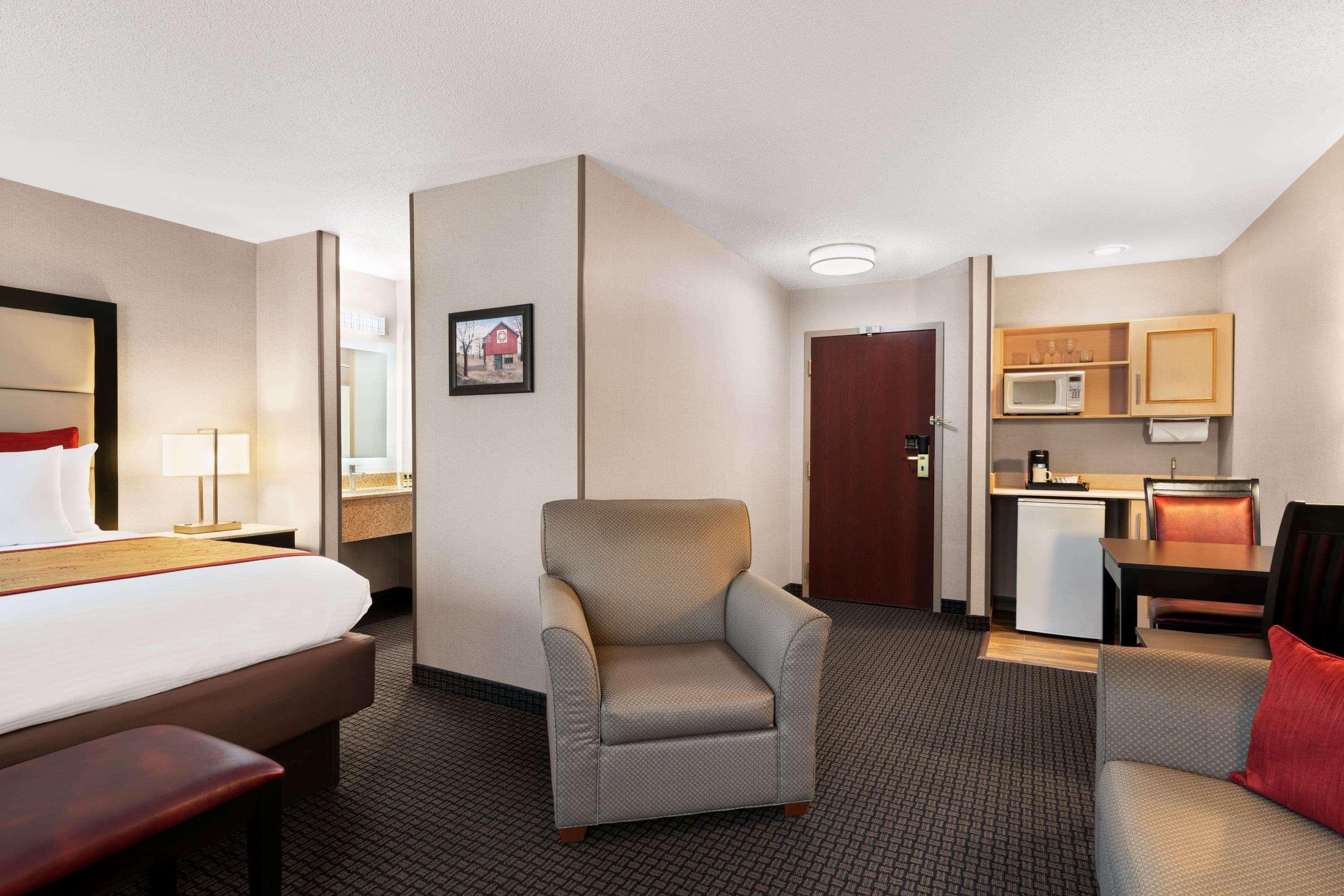 Lancaster Suites Exterior photo